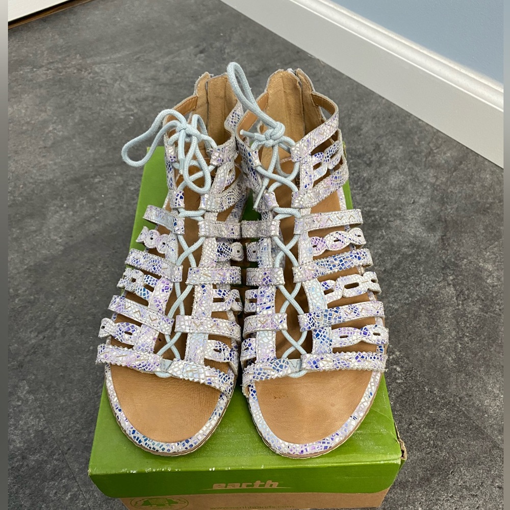 Earth brand Tidal gladiator sandals